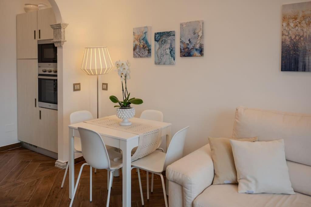 La Chicca Sicily Holiday House Кастельмола Экстерьер фото