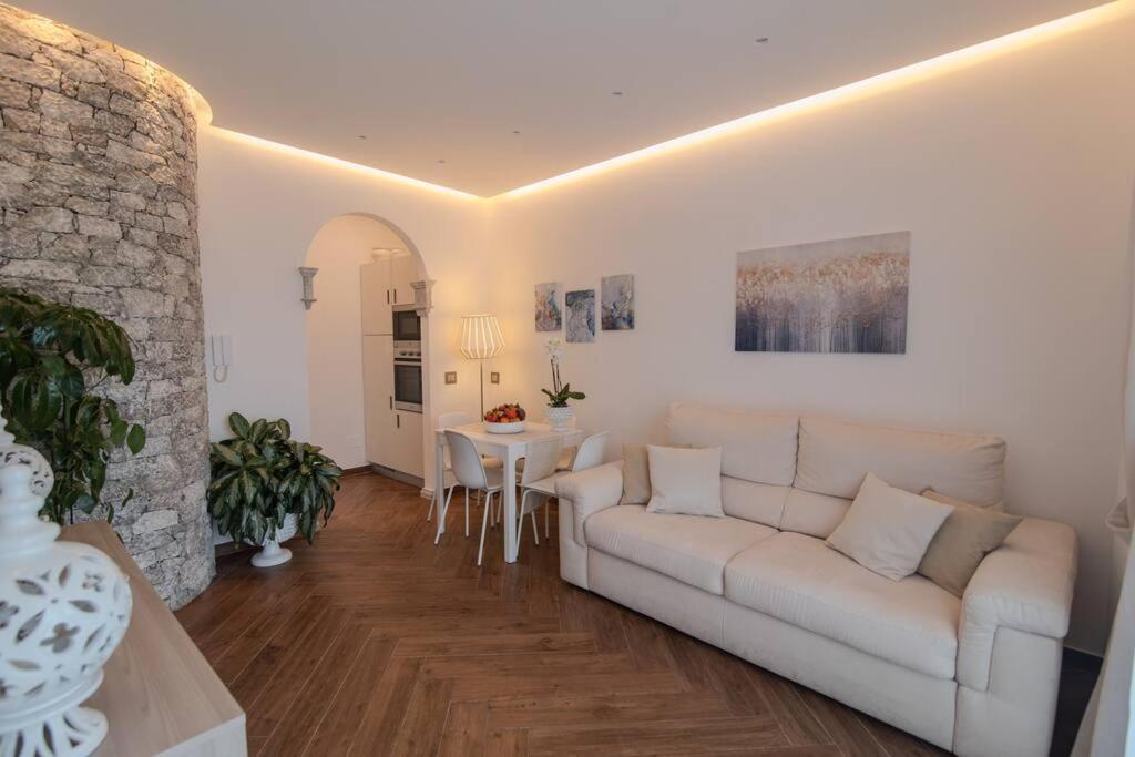 La Chicca Sicily Holiday House Кастельмола Экстерьер фото